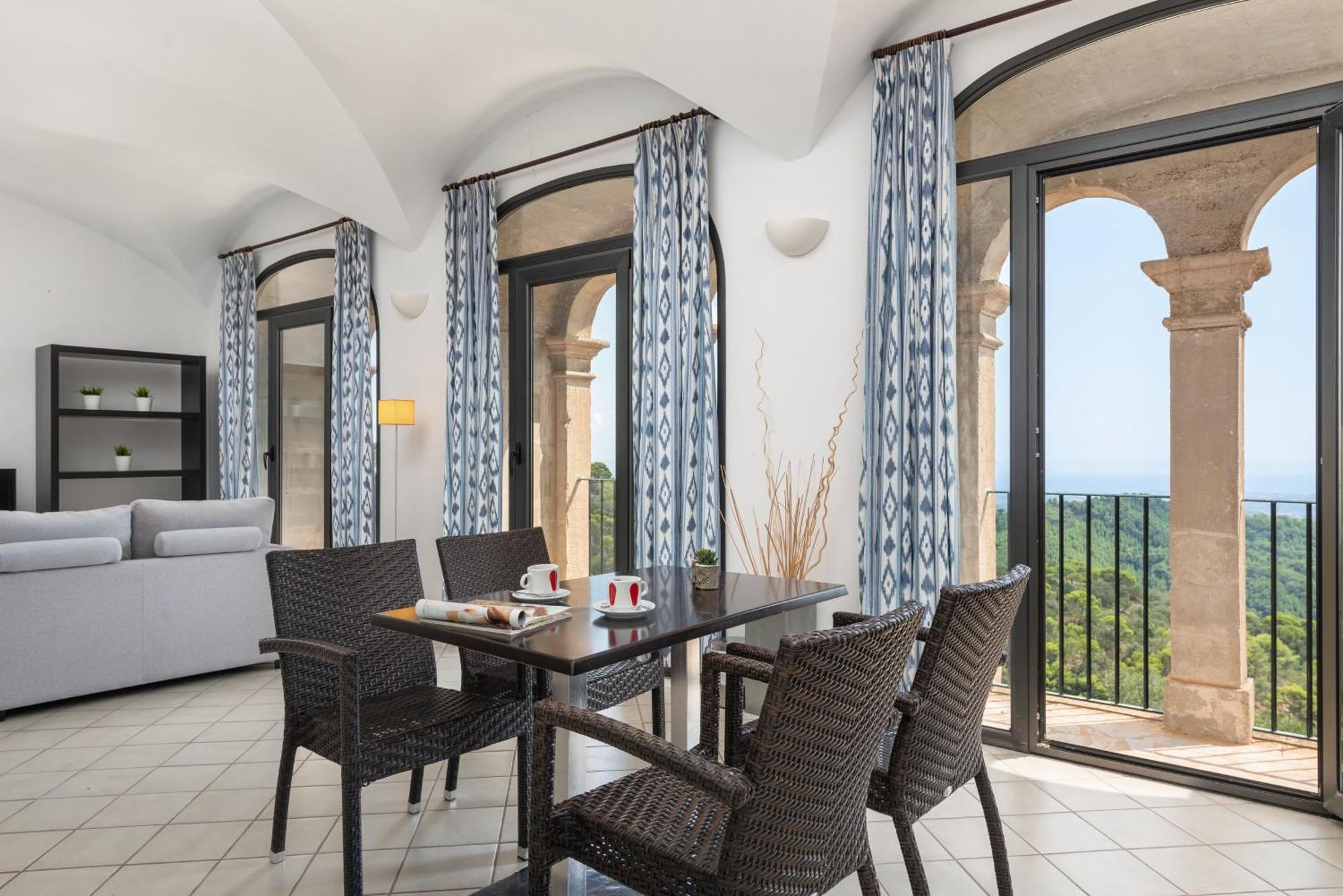 Hotel Petit Hostatgeria Sant Salvador